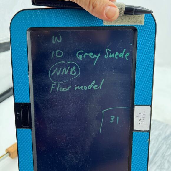 Timberland Womens 10 Boots Gray Suede Bluebell Lane Chelsea Pull On Ankle A24XZ - Picture 11 of 12